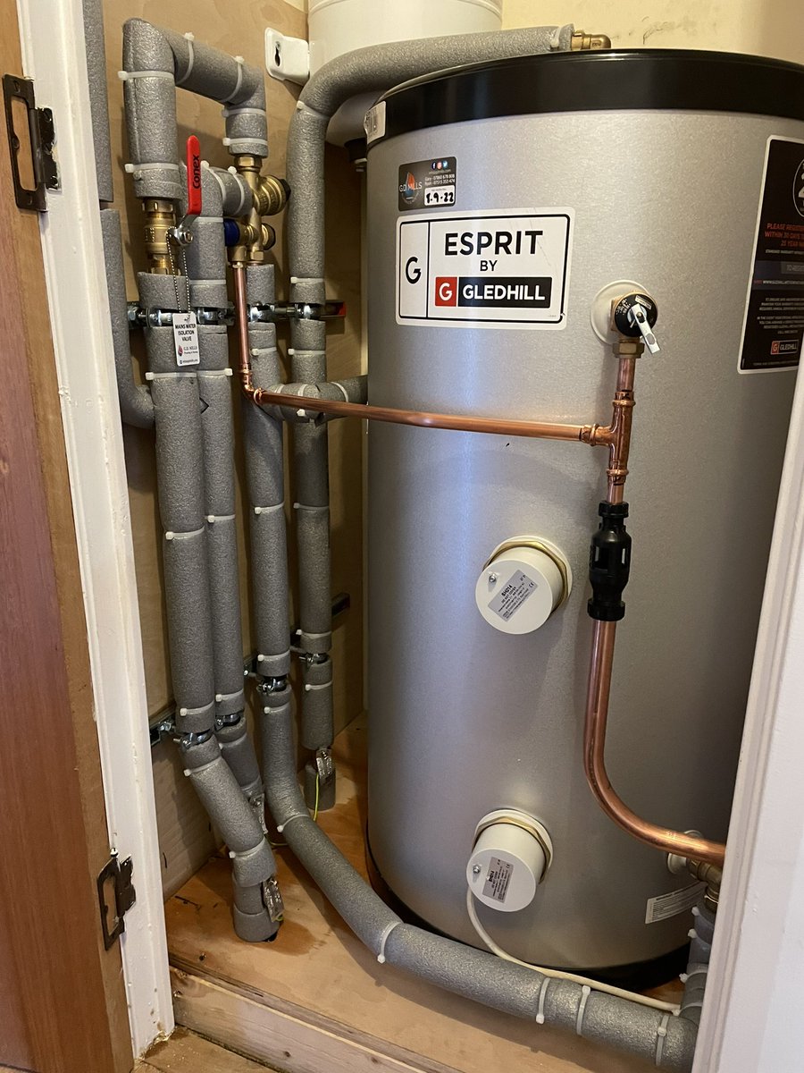 Rdmills88's tweet photo. Gledhill unvented cylinder in 💥 https://t.co/LJxVp8SFBi