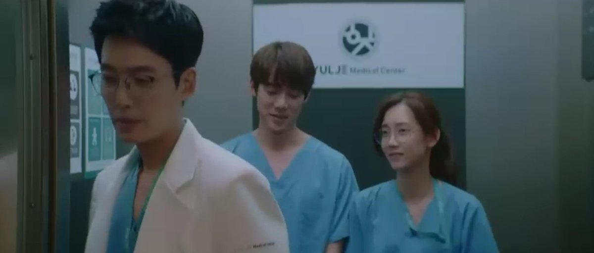 kimchaess's tweet photo. why is junwan always the one third wheeling 😭
#HospitalPlaylist2 #HospitalPlaylist2Ep11 https://t.co/jgHCCpXtlo