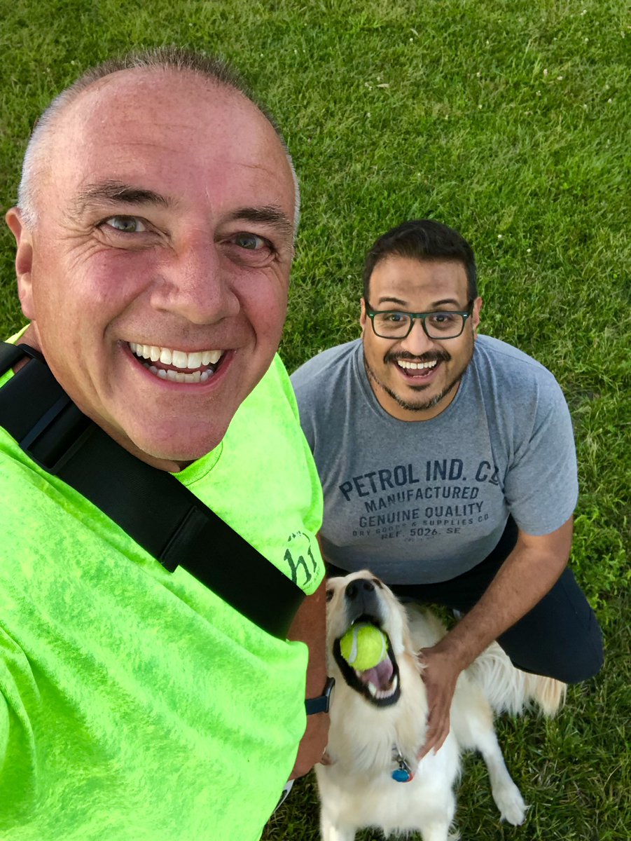 WonderdogHenry's tweet photo. Dads friends from Argentina are staying with us. They said I was Chico hermoso and Bonita! Ok, if you say so! I like them because they pay a lot of attention to me๐พ so I show the love back to them! #itshowiroll https://t.co/z6KUzUMDaJ