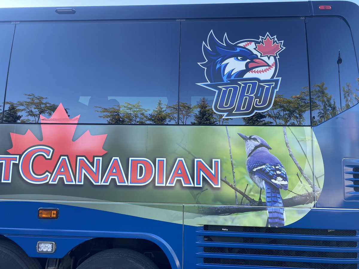 OntarioBlueJays's tweet photo. Bus is packed, next stop Chicago! ✈️ #RoadtoJupiter #OBJFamily https://t.co/hG7zSop9Mj