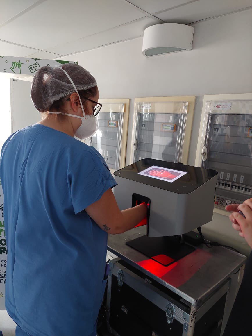 HastenLlc's tweet photo. During an event in the infection control sector at Grupo Santa Casa BH, the user learns the correct technique of washing hands while performing in front of the device, resulting in compliance with the hygiene protocols of health professionals and improving the technique. https://t.co/tXOu4elLsT
