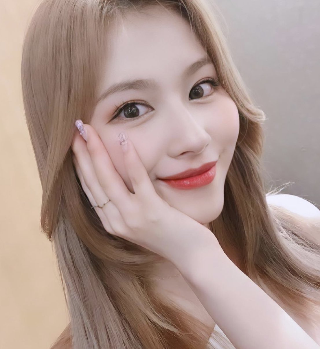 Twitter 上的 サナ ベビ この自撮りの仕方しゅき Twice 사나 Sana サナ 湊崎紗夏 Jyp Kpop T Co 0i9fdaiakb Twitter