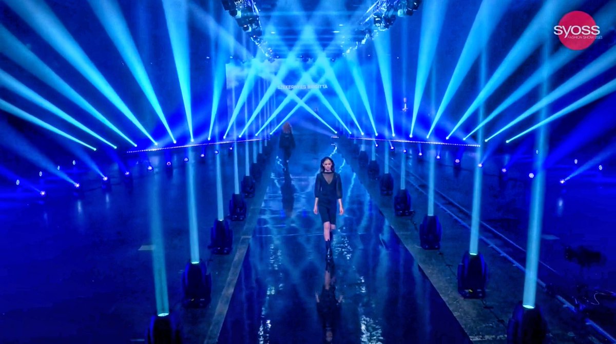 Dimatec_Light's tweet image. 52 Mini-B, 24 Sharpy Plus, 6 Axcor Spot 300 de @ClayPakyNews ont illuminé  le Syoss Fashion Show 2021 à Budapest, Hongrie !

📸 : Nikolett Kaszner

#Claypaky #MiniB #SharpyPlus #Axcor300 #IgniteYourShow