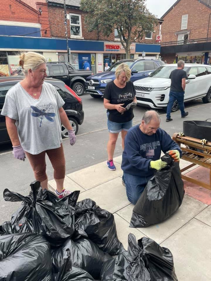 HerbertMurrayFD's tweet photo. A huge thank you to all of the volunteers that were able to help today with the start of the village clear up ready for the autumn 🍁🍂planting. The litter pick, brushing of the leaves etc, and plant clearing of the troughs has all been completed with alot of fun and laughter 🍃 https://t.co/zjQK5wC3V2