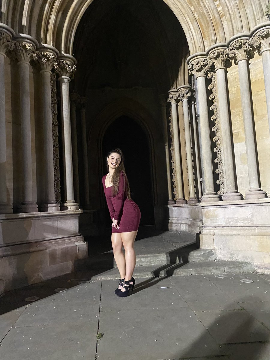 leilajayy's tweet photo. She did it, she officially a First Class bitch 💁‍♀️ https://t.co/6o4RMsOjzs