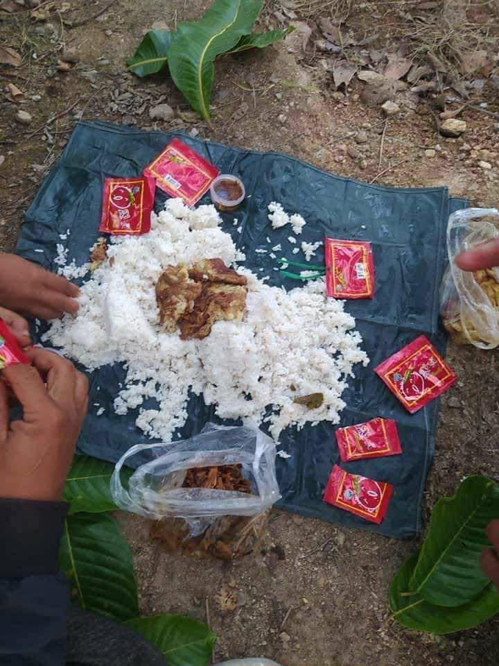 EstellaAung's tweet photo. During the fighting with SAC in Pekhon tsp, these images vividly reveal how meager our KNDF front liner's food was.
#DefensiveWarForDemocracy
#Sep9Coup 
#WhatsHappeningInMyanmar https://t.co/8gcUiWbJQR