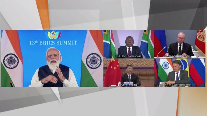 kpmaurya1's tweet image. ब्रिक्स की 15वीं वर्षगांठ पर इस समिट की अध्यक्षता करना मेरे और भारत के लिए खुशी की बात है। आज की इस बैठक के लिए हमारे पास विस्तृत एजेंडा है- मा. प्रधानमंत्री @narendramodi जी