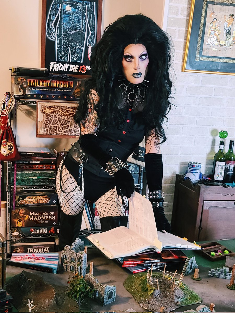 Now for something a little different. Hello there 🖤