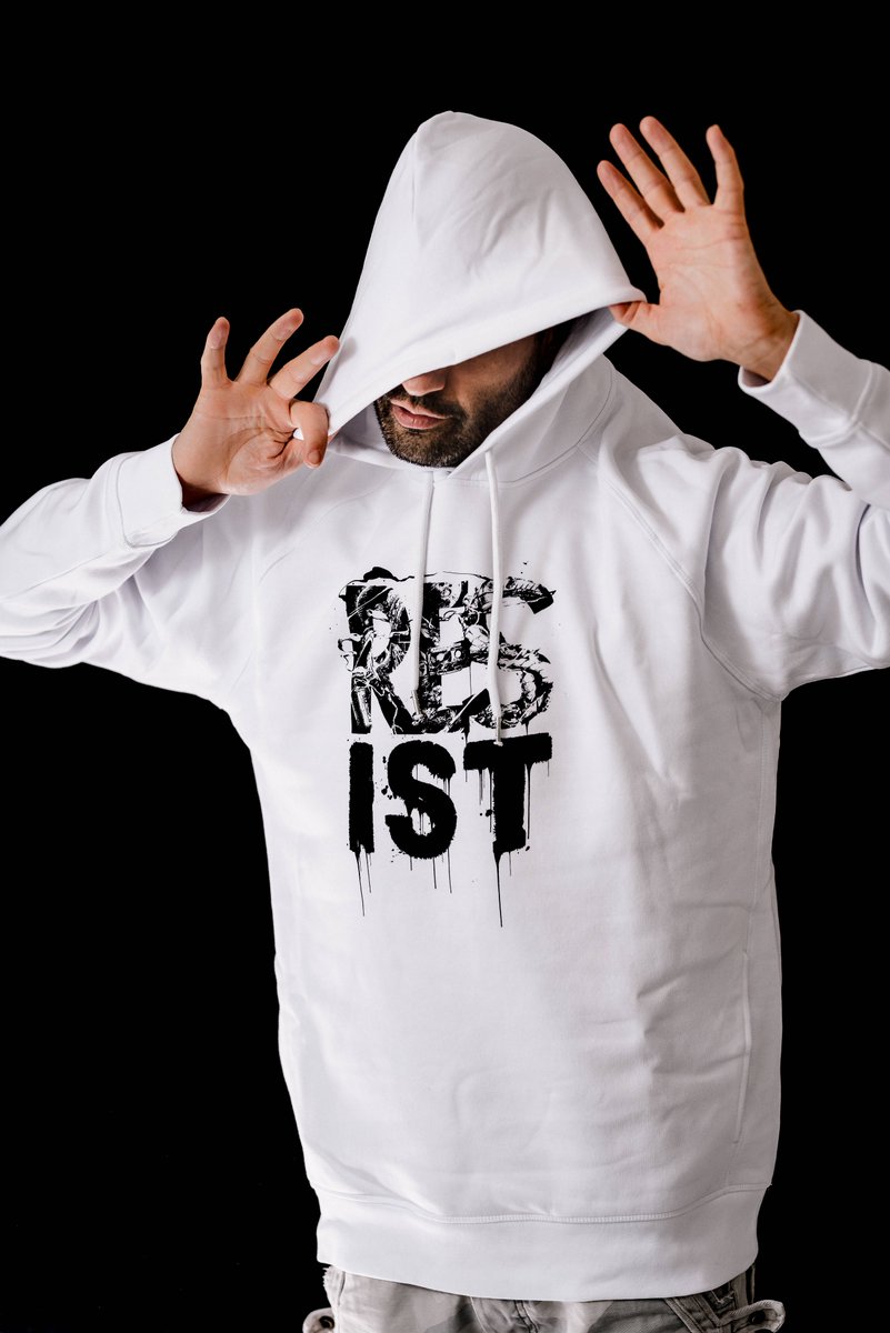 Yop mes 🥷🧞‍♀️🧜‍♀️ !
Les sweat et t-shirts RESIST sont dispo sur mon site ! 
Bio, vegan, fair trade, petites séries, dans certaines tailles il y a qu'1 ou 2 ex, si tu veux ta taille ne traine pas trop 😌😏
L'album RESIST y est aussi évidemment ✊🖤
Visuel <a href="/SLY2/">sly</a>
Photos <a href="/david/">David Noël</a> onesca🙏