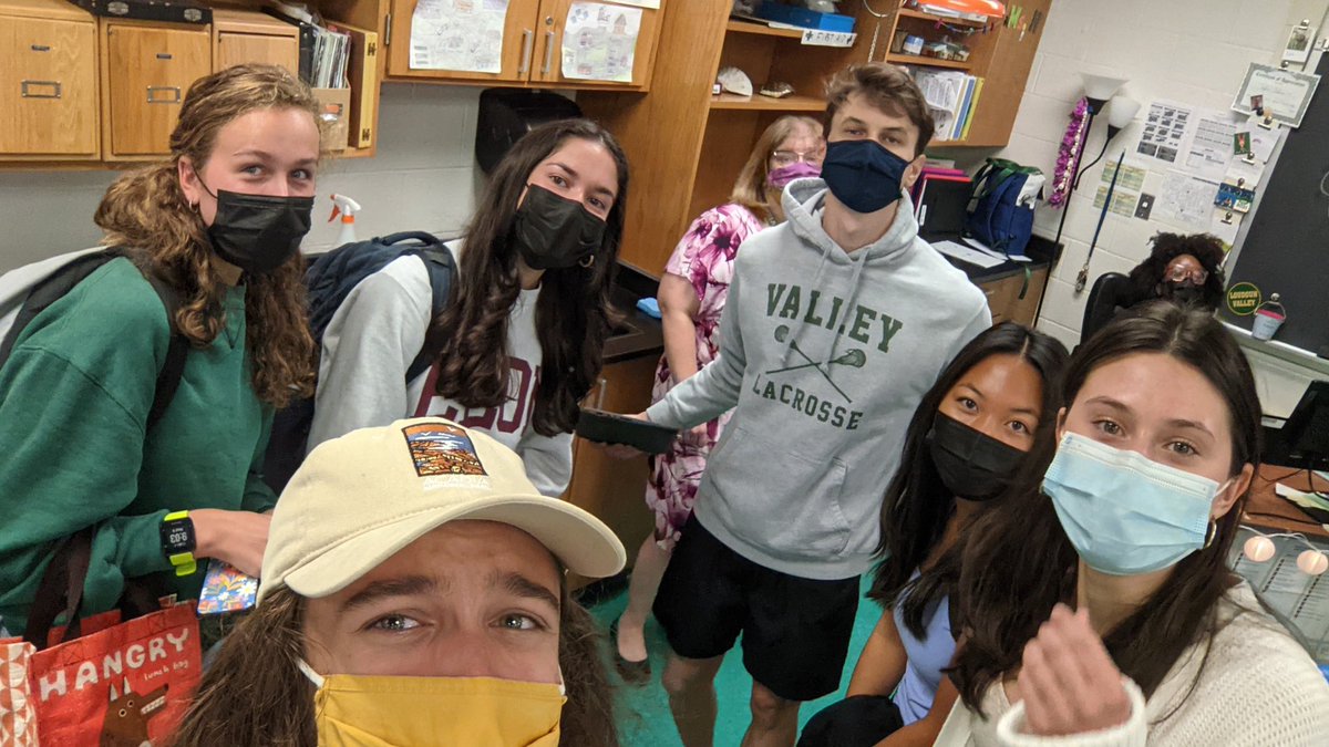 LVHS_HONOR's tweet photo. The Loudoun Valley NHS chapter starting the year out strong! Two successful meetings with lots of information. Multiple service and tutoring opportunities were presented. We are excited for a great year! @LVHS_official @SRoss_LVHS_Prin @htrude07 https://t.co/YPkoiuG5W0