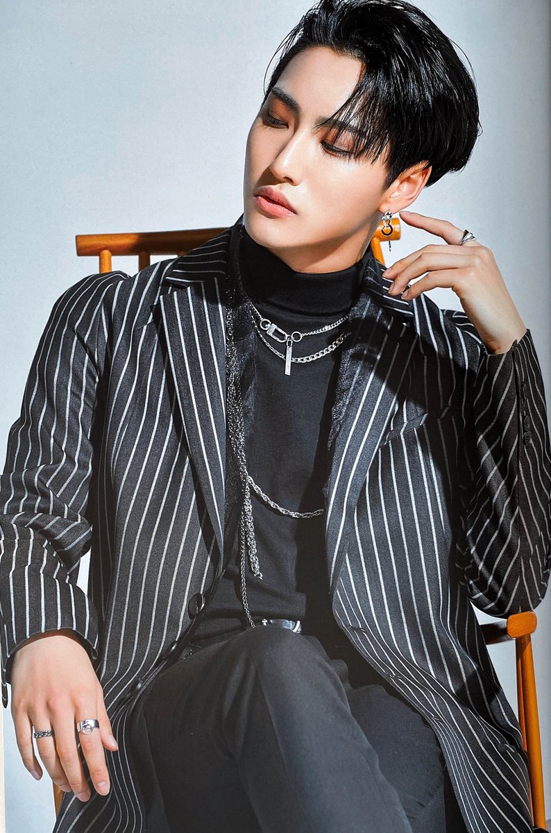 atz_scans's tweet photo. #SEONGHWA #ATEEZ #ActionToAnswer https://t.co/jre6FPpA2E
