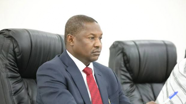 SaharaReporters's tweet photo. BREAKING: State Attorneys General Sue Nigeria's Attorney-General Malami Over Non-remittance Of N176billion From Stamp Duties | Sahara Reporters https://t.co/dtcDKwbfut https://t.co/RA5WPhODbW