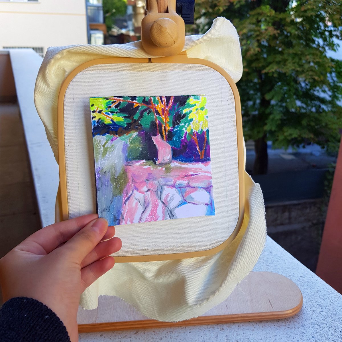 acupictura's tweet image. 이번엔 오일파스텔과 자수🖍️🧵