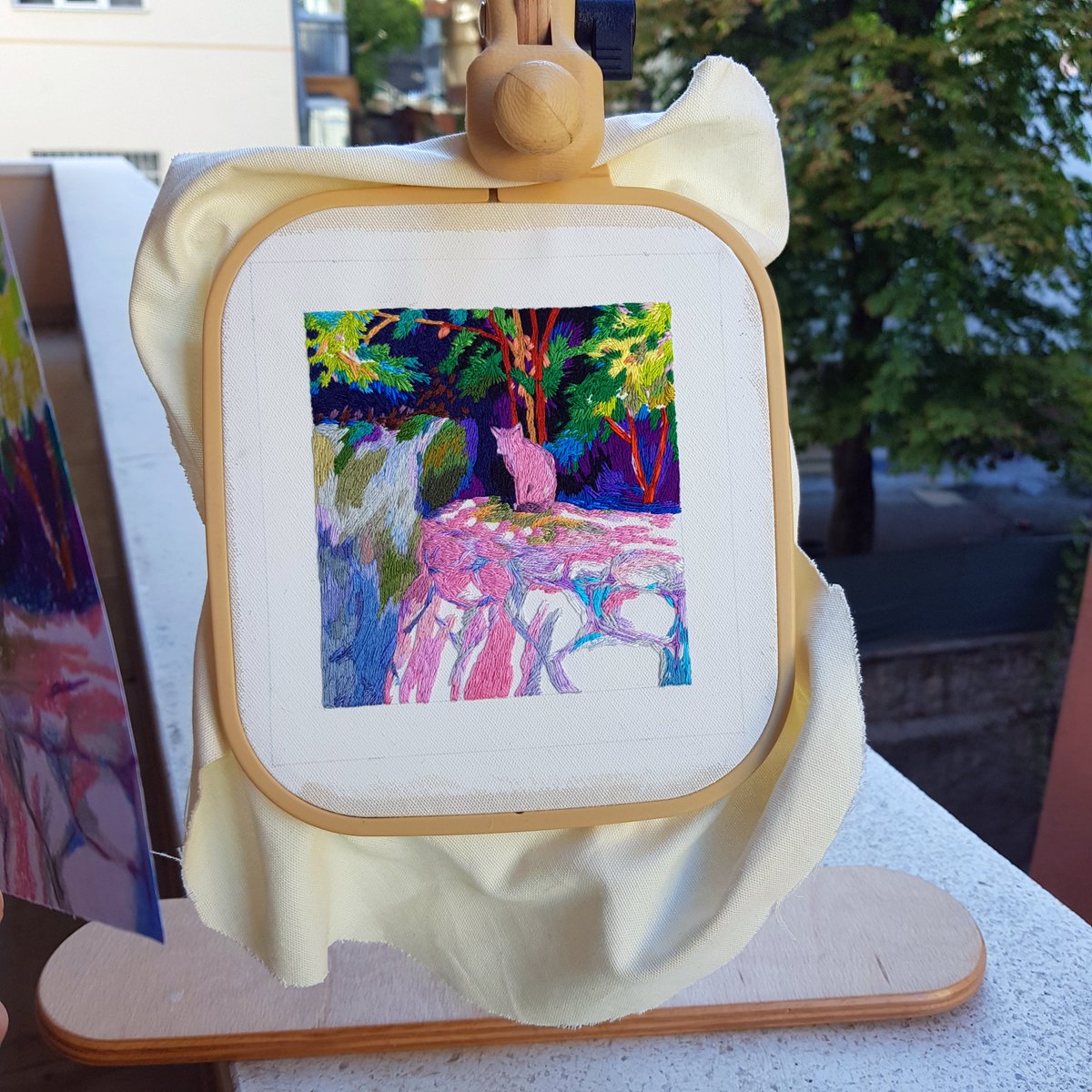 acupictura's tweet image. 이번엔 오일파스텔과 자수🖍️🧵