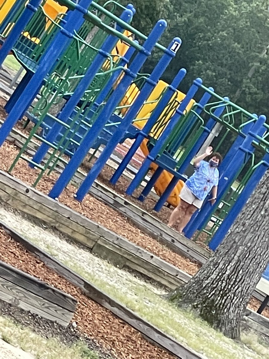 Rae Clune tweet media