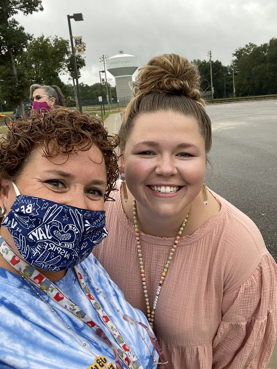 Rae Clune tweet media