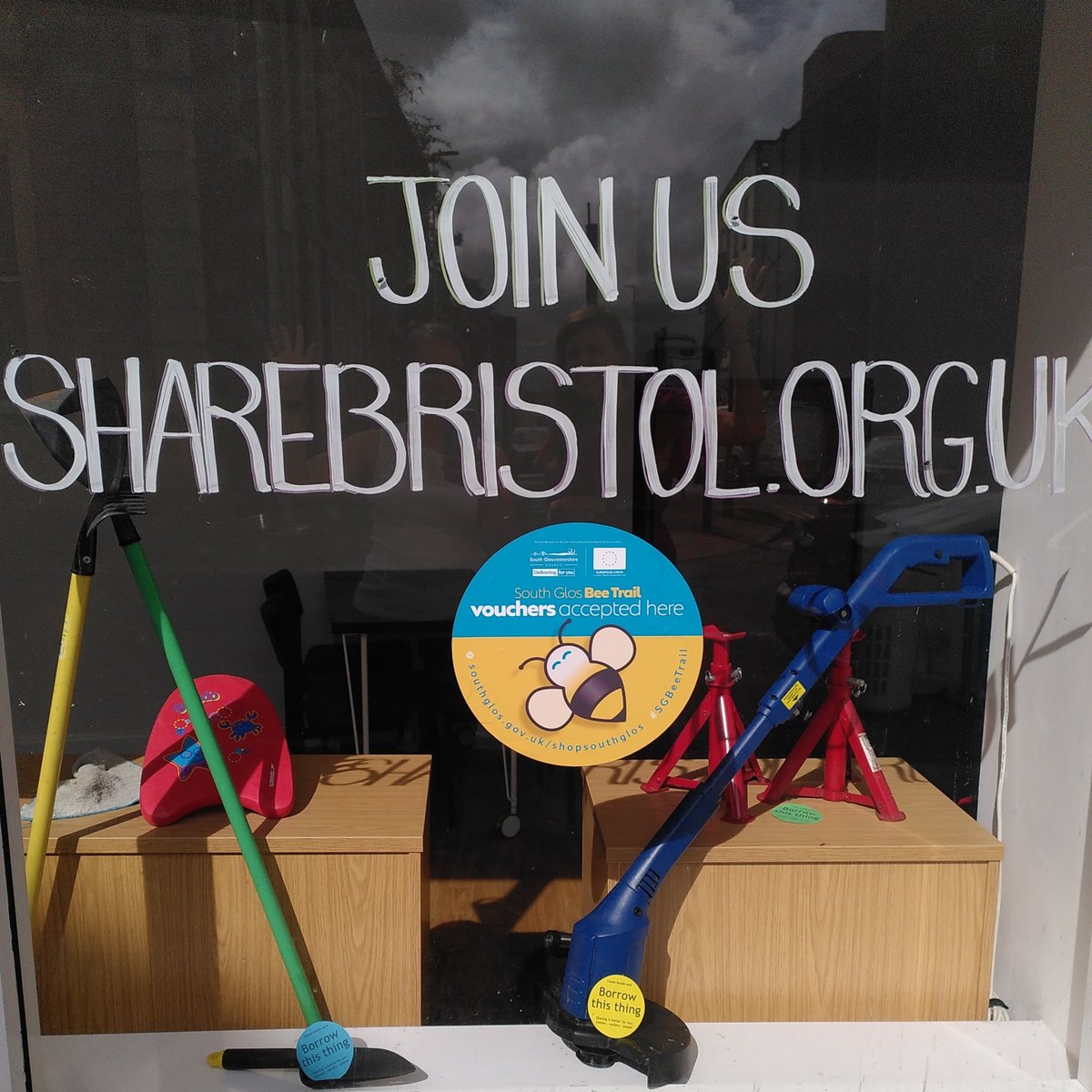Share_Bristol's tweet photo. Bee-come a member with us 🐝  If you're lucky enough to win in the #SouthGlos #BeeTrail use your vouchers to join the Library of Things. Standard library membership is £50, concession £20, supporter £80.
Enter the Bee Trail: https://t.co/oeePiFkLYk
#Kingswood #borrowdontbuy https://t.co/OiEmIWHziZ