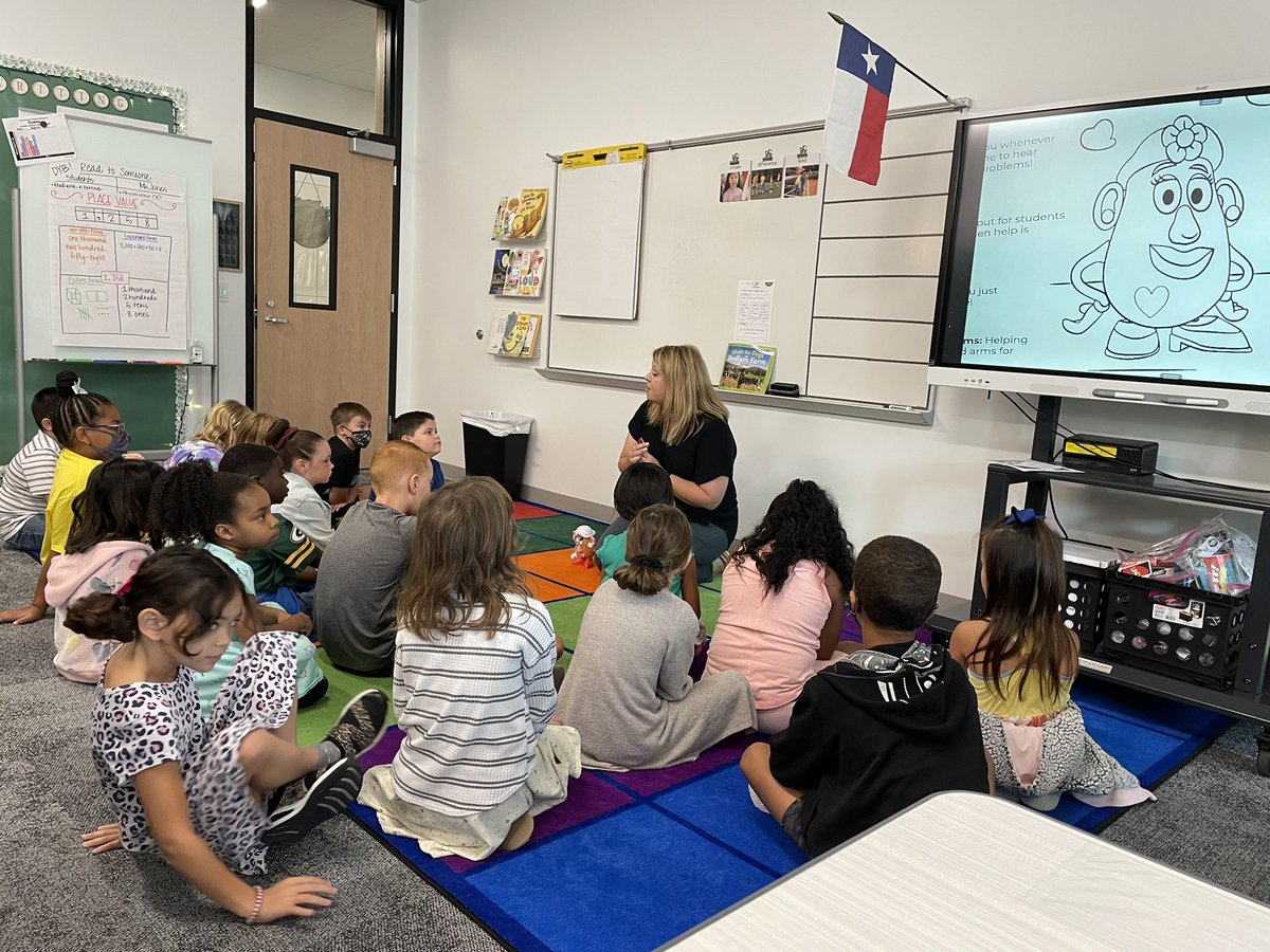 Lindsay Jones tweet media