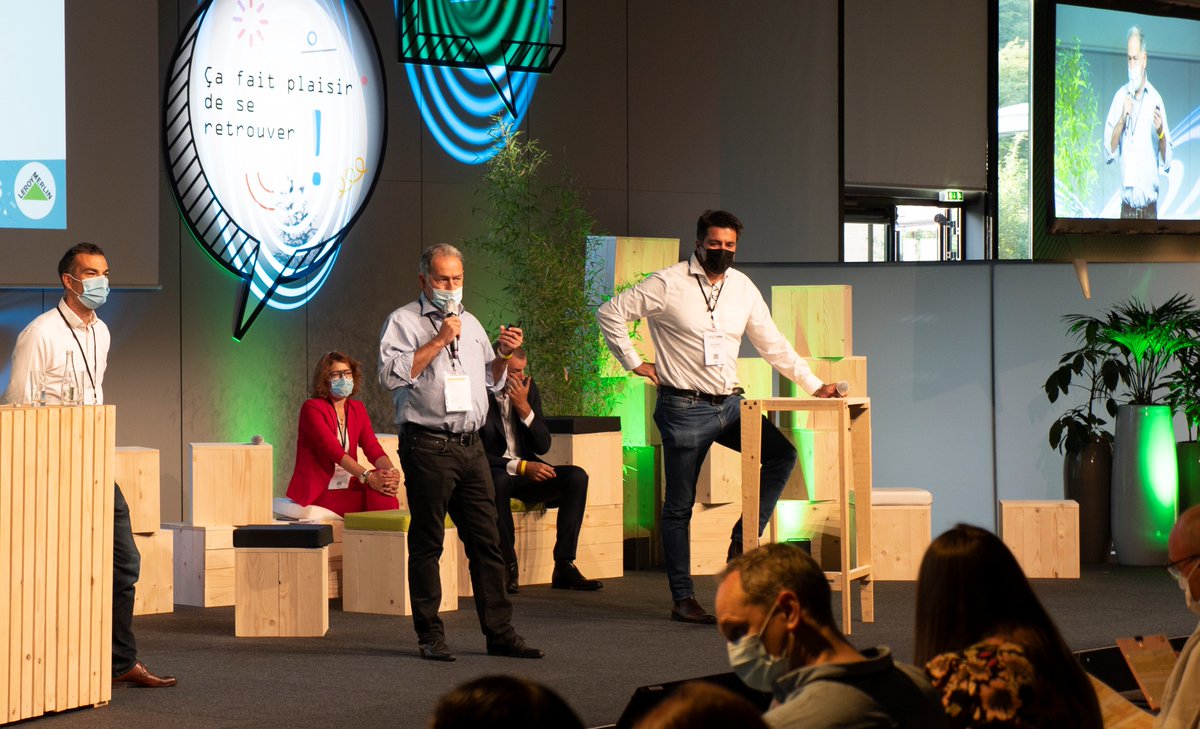 Inside_LM's tweet photo. La #transformation de l'entreprise était au 💚 des 3 journées de #partage avec le Top #Management. Des "retrouvailles en vrai" pour les 330 managers #leaders venus des quatre coins de la France, après un format digital l'an dernier 🤗🚀 #métier #leadership https://t.co/vgZSRTBYZm