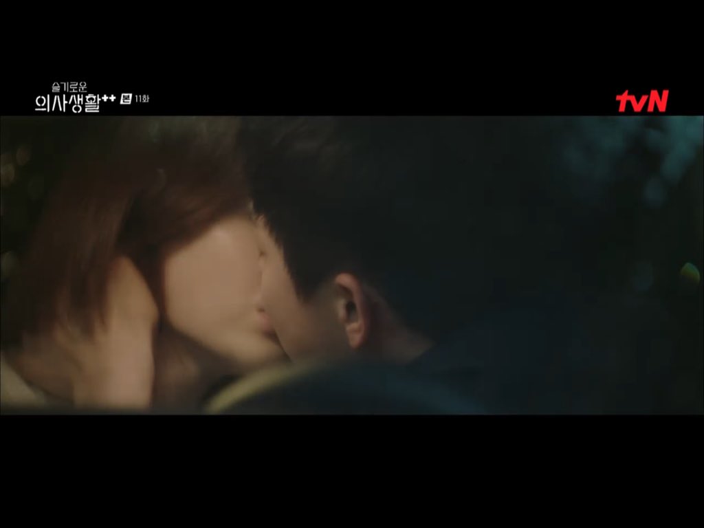 wingarschild's tweet photo. THIS IS NOT A DRILL! IKSONG KISSED!!! 💓💓💓💓💓💓💓💓💓💓💓

#HospitalPlaylist2Ep11  #HospitalPlaylistS2Ep11 https://t.co/3YFeNEXxs2