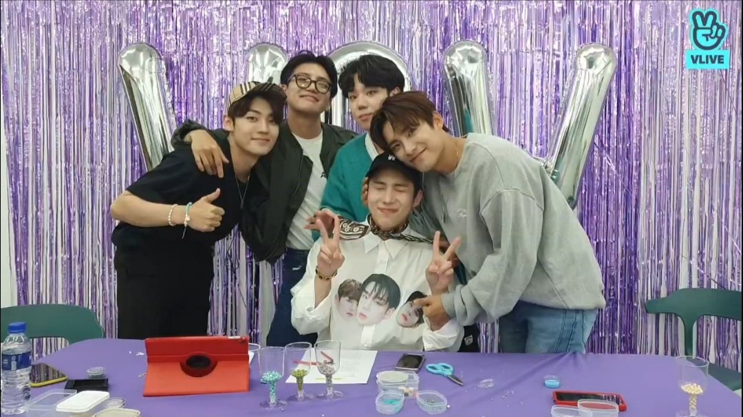foreverwithrice's tweet photo. pls choice we have the best family, i love them so much 😭💜💜

@official_ACE7 #ACE #에이스 https://t.co/UeJPq1pXQq