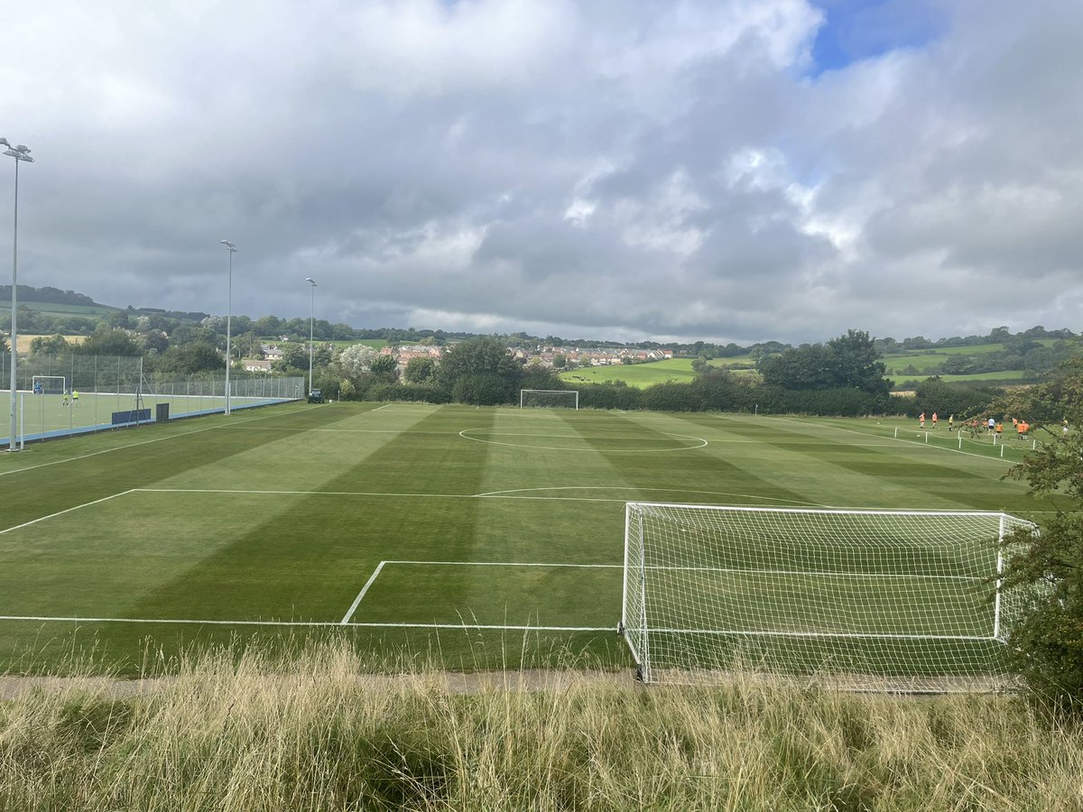 ksbgrounds's tweet photo. First fixture on Farr football #goodluck #christmasterm β½οΈβ½οΈ @KingsBruton https://t.co/JsA68QdL7i