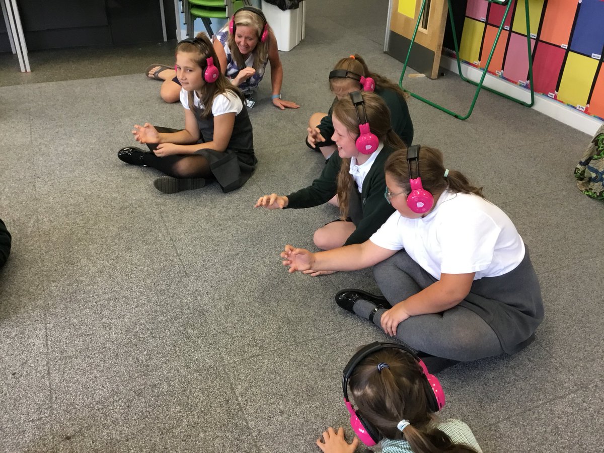 G_M_P_SClass3NC's tweet photo. Immersive learning in science today. A journey to space investigating forces using @nowpressplay @GreatSciShare https://t.co/becioMD2tP