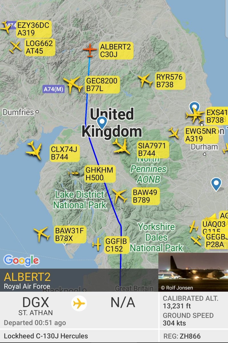 BloodyPolitics's tweet photo. Here's Albert. I swear he's stalking me. All the way from lovely St Athan. 🇬🇧🏴󠁧󠁢󠁷󠁬󠁳󠁿

#Albert2 #avgeek #Zh866
#c130 #Hercules https://t.co/tuTrHJIf0v
