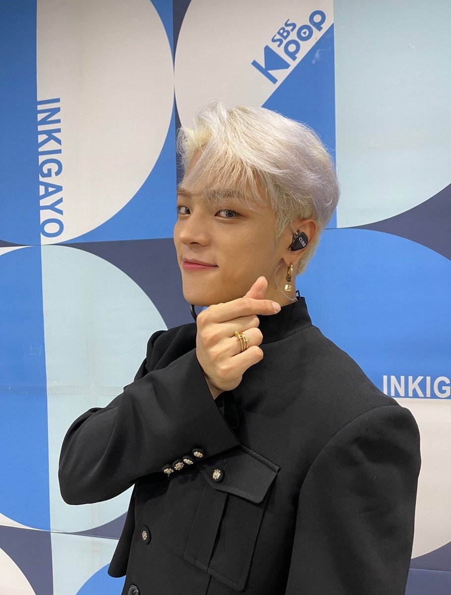 CubMydaySquad's tweet photo. What is my flex as a kpop stan?! I'm proudly to say being a Cub is one of the luckiest fandom cuz we always full with contents.. Even before debut, @woooojinn and @10x_ent always feed us various contents. I'M SO HAPPY 😆😆 #KIMWOOJIN #WOOJIN #CubsTogether https://t.co/pvJMXB7e2j