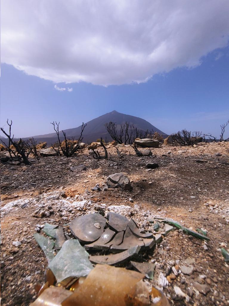 AGMCan's tweet photo. @RealejoaltoM @fran40tf @VickyPalmaMeteo @CedresEdgar @unahoramenostv @AEMET_Canarias @miguel_alonso97 @tenerife_meteo @AEMET_Izana @canary_geo @paikea_nz Asi es @RealejoaltoM es triste pero hasta aqui llegó el #IFArico de este verano y la sensación y lo que uno sabe es que el abandono de uno de los #ParquesNacionales mas importantes es significativo, competencia del @CabildoTenerife https://t.co/jI6fOAihkR