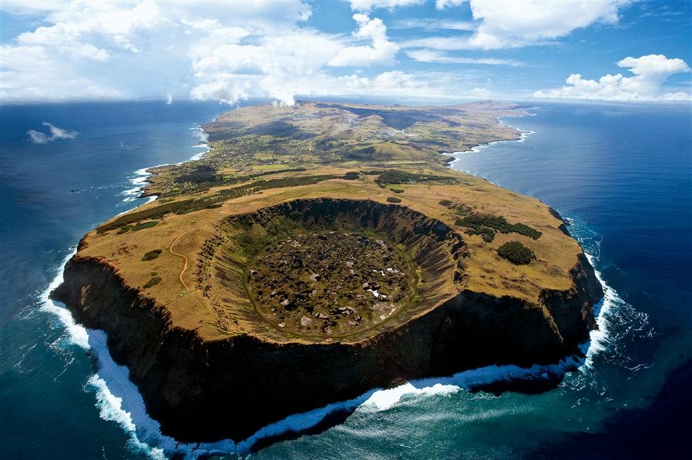 Hoy se cumplen 133 años del Acuerdo de Voluntades entre Rapa Nui y el Estado de Chile. Lamentablemente no hemos estado a la altura. En nuestro gobierno daremos fiel cumplimiento a ese tratado, restituiremos las tierras y avanzaremos hacia el autogobierno rapanui.