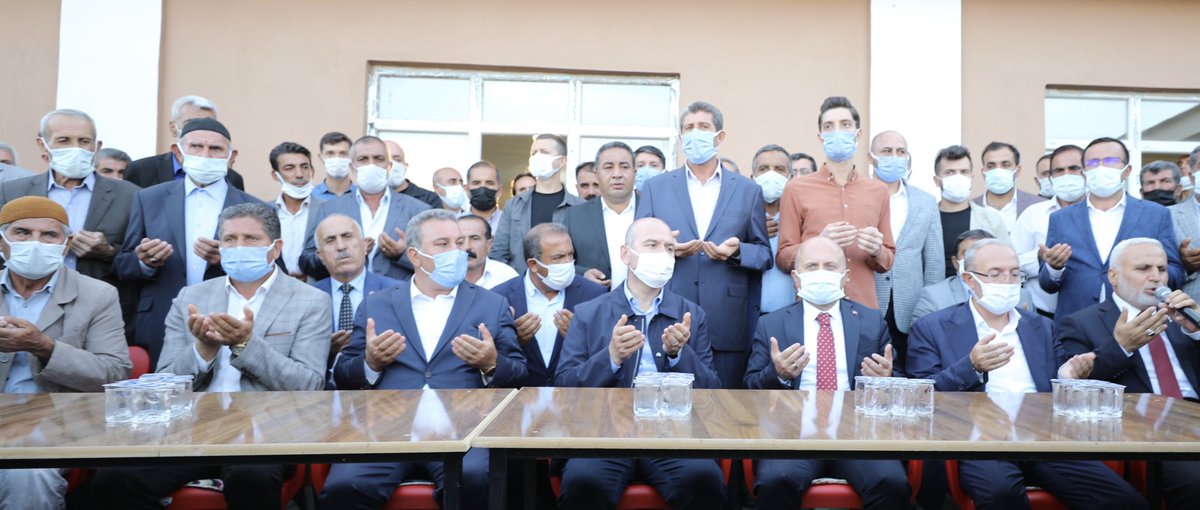 İçişleri Bakanımız Sn. <a href="/suleymansoylu/">Süleyman Soylu</a>, Valimiz Dr. Osman Varol ve Protokol Üyelerimiz, Patnos'un kanaat önderlerinden Burhan Varol’un vefatı dolayısıyla Varol ailesine taziye ziyaretinde bulundu.

📌ÜRKÜT KÖYÜ-PATNOS