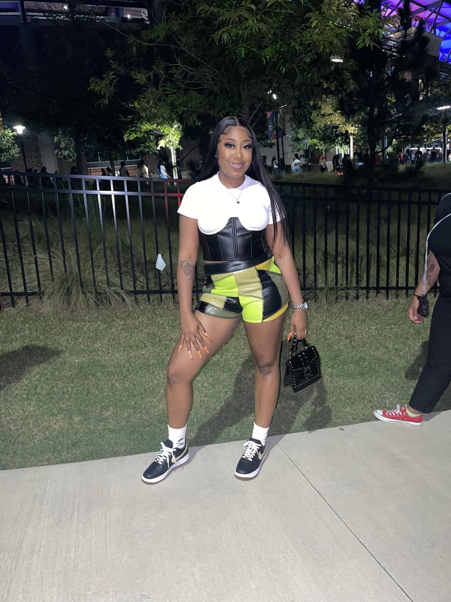 therealmo_'s tweet image. Be all you can be, eat or you gon' starve❗️💪🏾💕✨