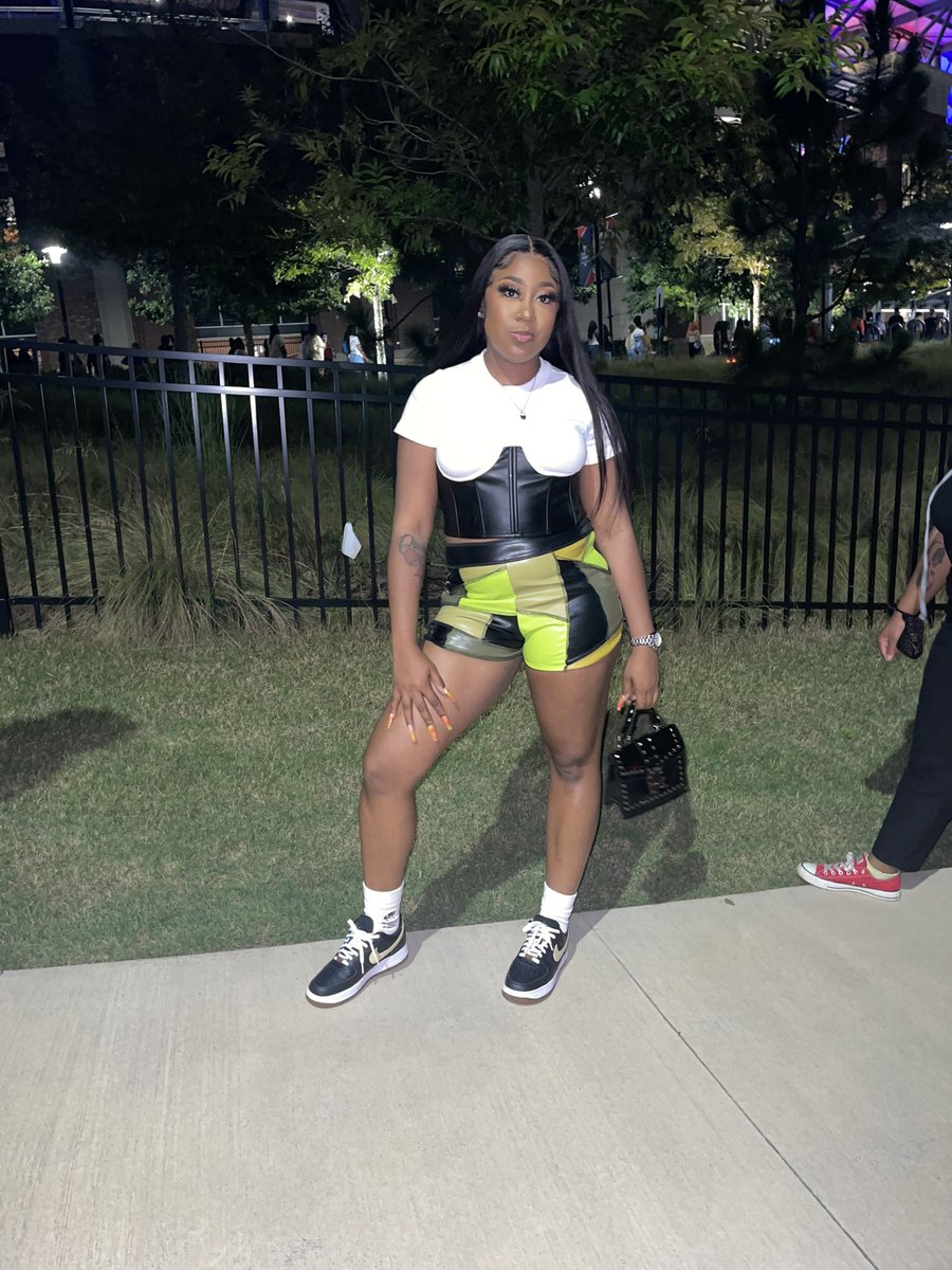 therealmo_'s tweet image. Be all you can be, eat or you gon' starve❗️💪🏾💕✨