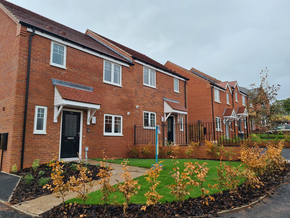 EricaHillmanSW's tweet photo. Well that's a wrap! Today we took handover of the last 4 units at our Pixiefields site in Malvern, Cradley. 2 x #sharedownership and 2 x #affordablerent 🏘 Big thanks to @living_housing &amp; @ArcadisUK great work to get them all completed and to such a good standard! 👍 https://t.co/9i35TRaqCX
