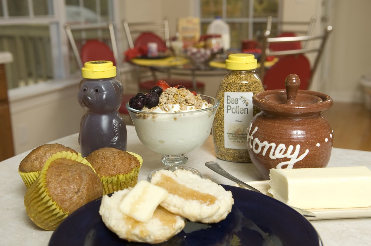 PickTnProducts's tweet photo. September is National Honey Month! Nothing is sweeter than Tennessee Honey.
Find a honey producer close to you using the Pick Tennessee Products directories: https://t.co/gy27Xwlooq https://t.co/yxFejXBAfp