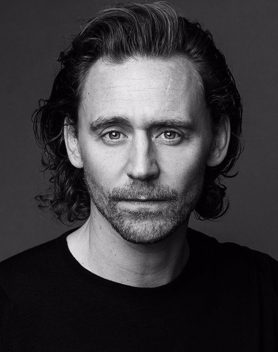 GitteLoeyche's tweet photo. @HiddlestonSpam   #HiddlesColours
🖤🤍 https://t.co/esOMV9lPAa