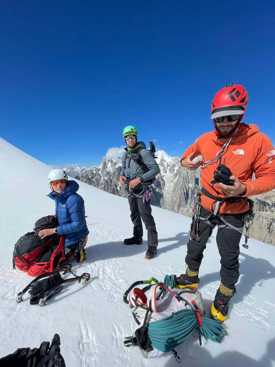 HunzaGuides's tweet photo. Climbing arrange Tower Karakoram Pakistan 

#pakistan #karakoram #trangotower #baltoro #mountains #K2 #everest #annapurna #hunzaguides #pakistan #HGP https://t.co/mqOfkON2SO