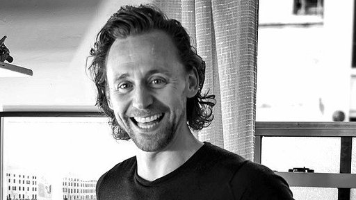 GitteLoeyche's tweet photo. @HiddlestonSpam   #HiddlesColours
🖤🤍 https://t.co/esOMV9lPAa