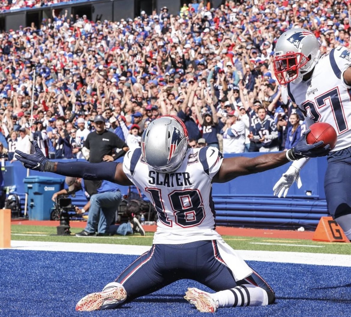 Happy Birthday Matthew Slater,  
One of the best special teamers to ever do it   