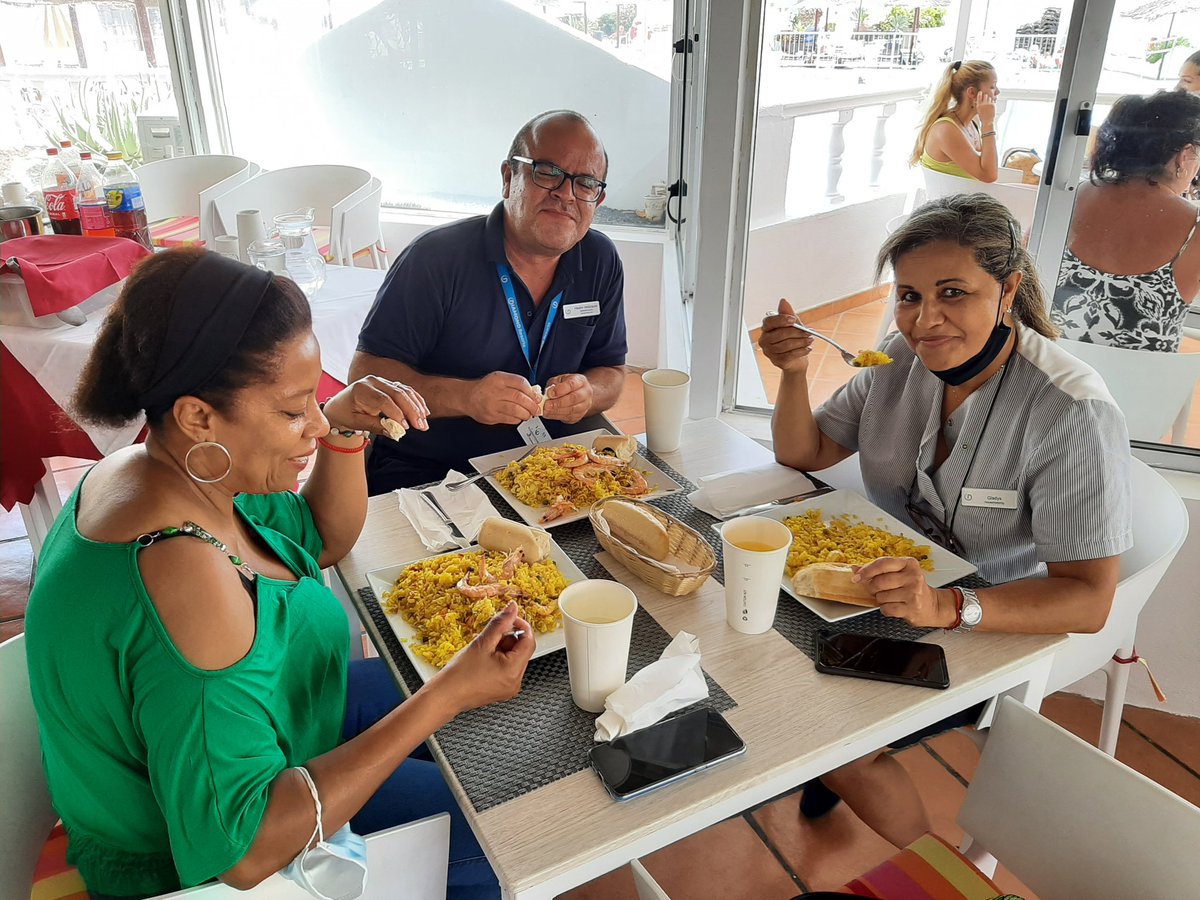 Thank you to our amazing #Sunsetviewclub #team for your constant effort and hard work #celebrating &amp; #connecting together #oneteam #DiamondResorts Gracias por #Dperfectservice #lifeatdiamond