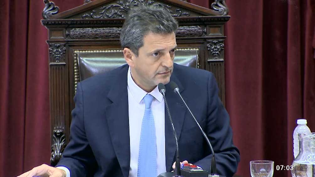 FrancoNeronDre's tweet photo. Diputada Cintia Fernández puede vestirse por favor?! https://t.co/VTh3bYYx7g