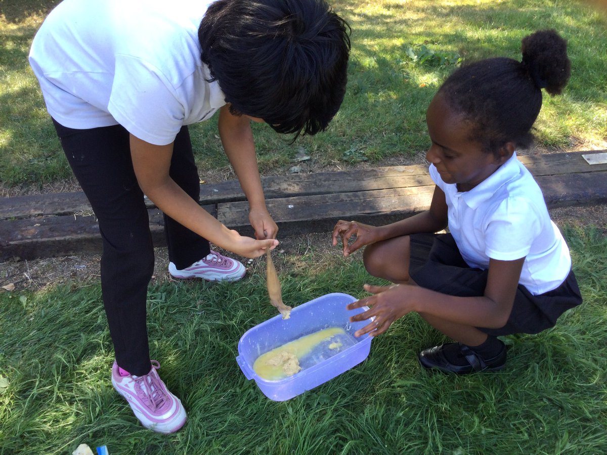 Y4StJamesNN5's tweet photo. Year 4 had fun yesterday doing a messy science investigation based on digestion! https://t.co/f16FKN6Iuz