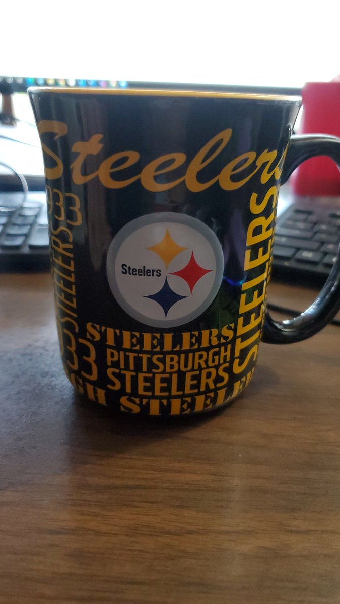 speterburs's tweet photo. @Snoopy @Snoopy @steelers https://t.co/gN1cHt3ZGR