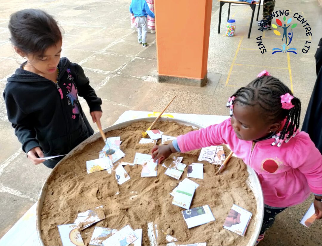 sinamontessori's tweet photo. Brush out the sand &amp; find the missing puzzle 🧩 
.
.
#sinalearningcentre #prepschool #kindergartenactivities #playgroup #Kigeugeu #JKLive #Omosh #OrieRogoManduli https://t.co/ErwfIbvtf0