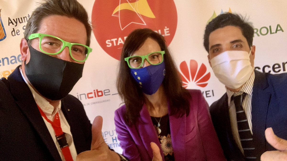 mariopaladini's tweet photo. Sharing @ClubGLOBALS  Vision with EU Commissioner @EU_Commission @GabrielMariya and Founder @StartupOle @escorchado11 8) #Innovation #LeadingTheFuture #startups #entrepreneurship https://t.co/FXiFDCWgRV