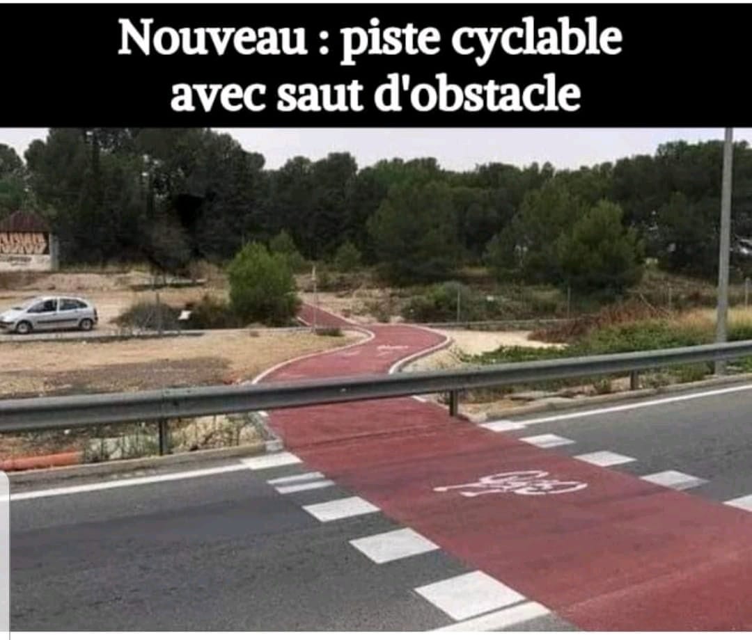 Cit2Adm's tweet photo. Courage 🙏🙏 bienvenue dans le monde quotidien des Piétons 👌 https://t.co/xRRSGbAAnh