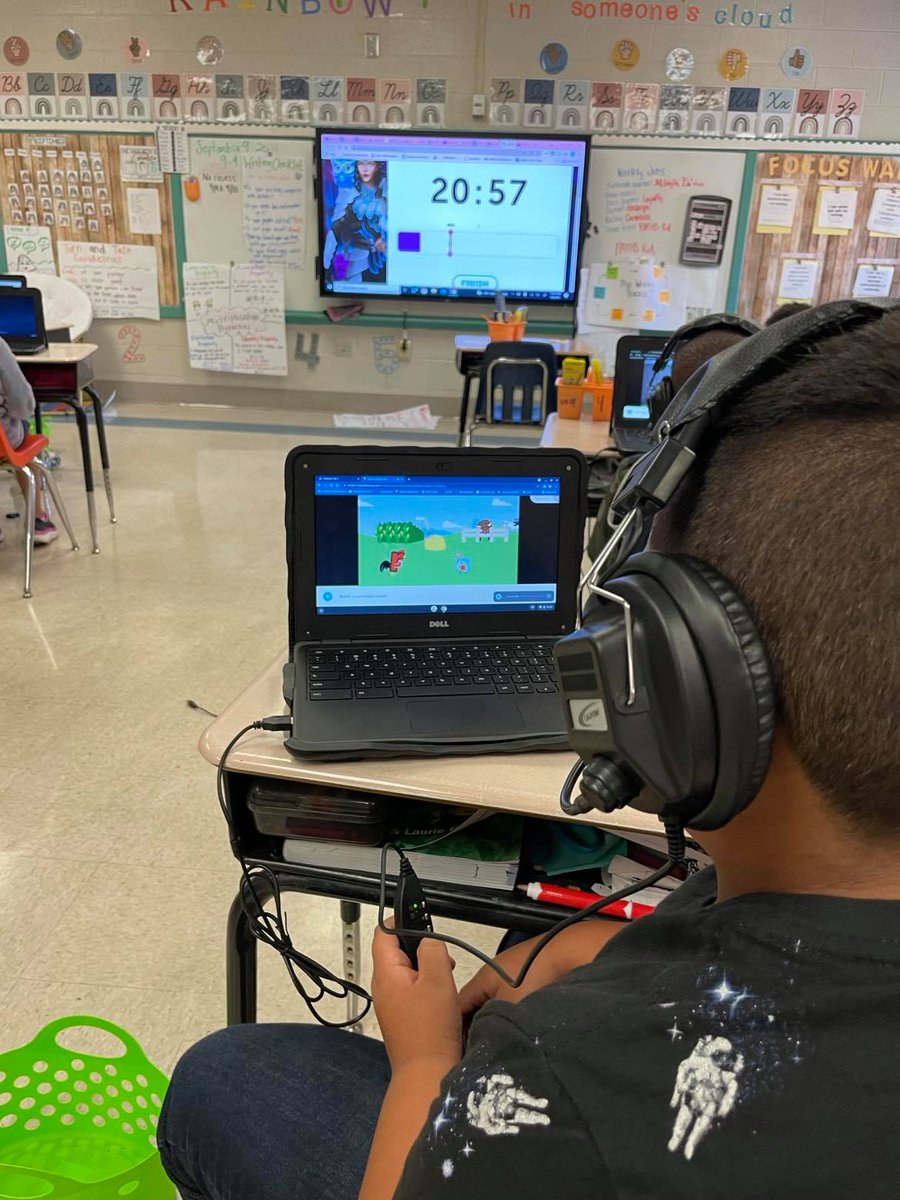 Adam Cobb (@acobb1991) on Twitter photo When students are working in differentiated stations noise levels can be hard to manage. NOT ANYMORE for Ms. Mattison <a href="/VarennesA5/">Varennes Elementary</a>! She's using <a href="/classcraftgame/">Classcraft</a> to monitor the noise & make #classroommanagement a collective effort. #a5EDventure #pindrop
classcraft.com/lp/volume-meteโฆ When students are working in differentiated stations noise levels can be hard to manage. NOT ANYMORE for Ms. Mattison <a href="/VarennesA5/">Varennes Elementary</a>! She's using <a href="/classcraftgame/">Classcraft</a> to monitor the noise & make #classroommanagement a collective effort. #a5EDventure #pindrop
classcraft.com/lp/volume-meteโฆ