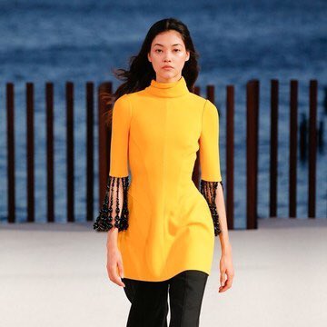 honeymag's tweet photo. Proenza Schouler // Spring Summer 2022 Womenswear -Credit Alex Rufino https://t.co/SgwZpDfadR