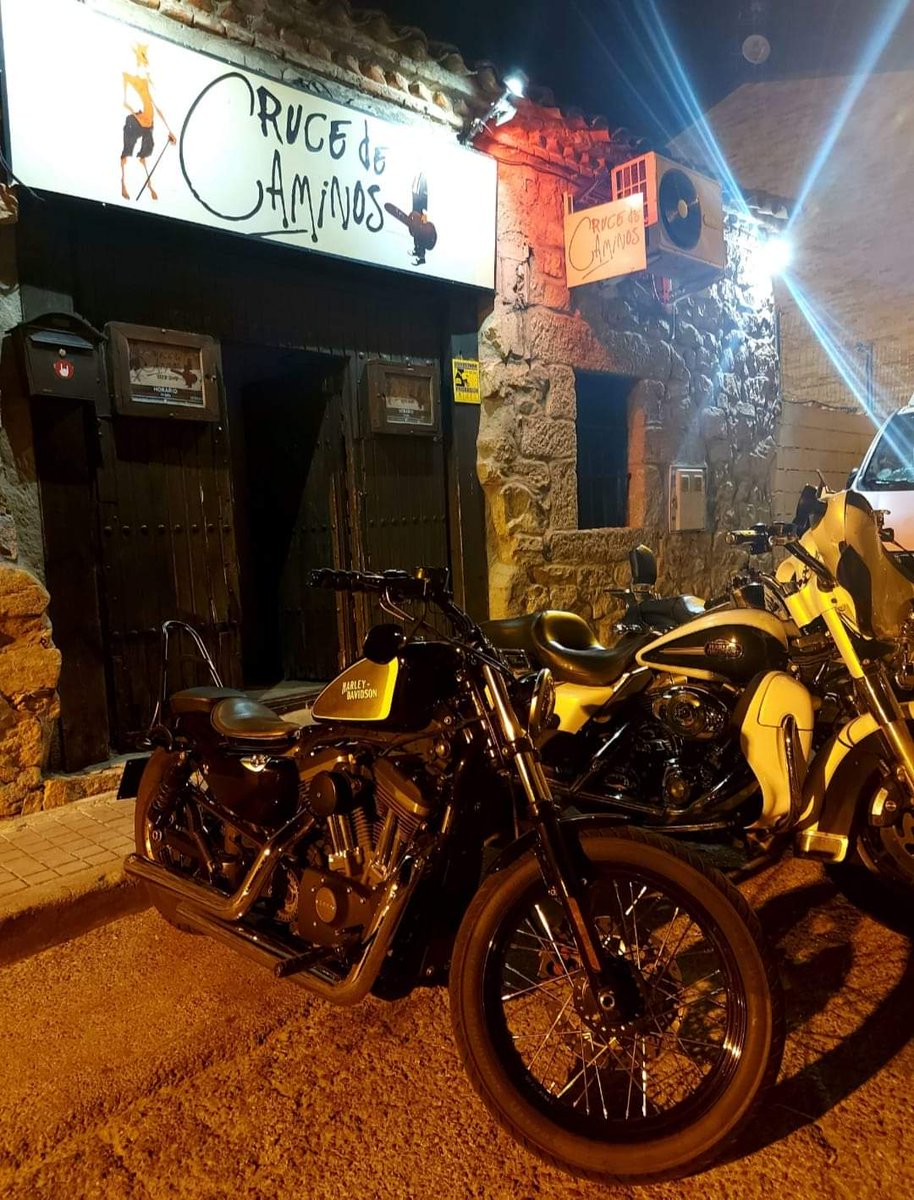 crucecaminosbar's tweet photo. Un jueves sobre ruedas desde las 20h ๐๐ต๐ฒ ยกLet's Go!๐ค๐ฅ
#crucedecaminos #rock #villalba #colladovillalba #musica #madrid #bike #biker #rockandroll #rocknroll #moto #motobar #motero #barmotero #harley #harleydavidson #custom #motocustom #harley #moto #rute #custom #chopper https://t.co/5ZmUIWxKfy